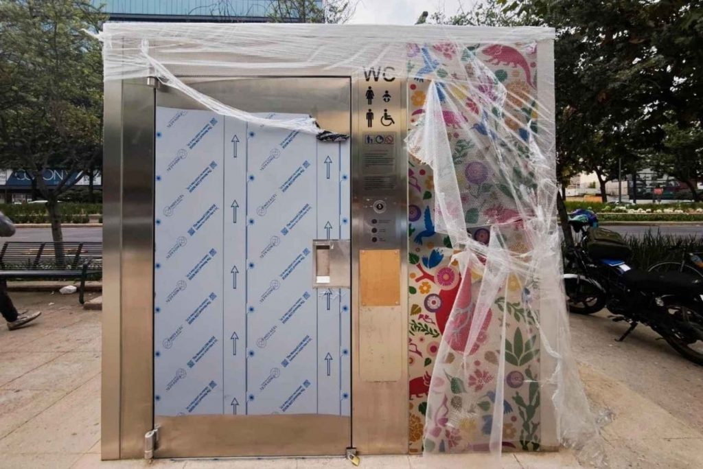 La modernidad llegó con los baños inteligentes a la CDMX.jpg